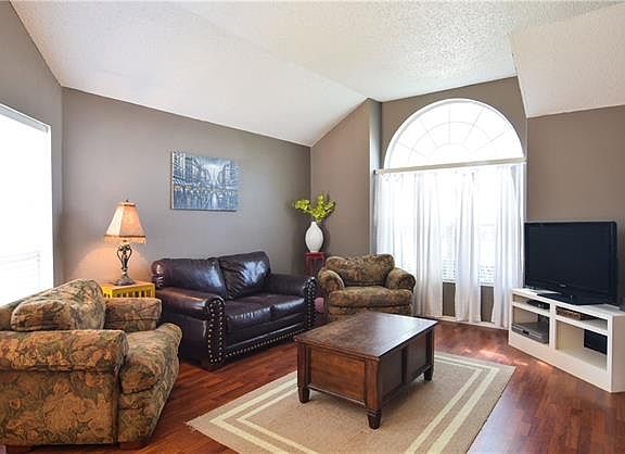 4th image of 3604 Creekstone Ct