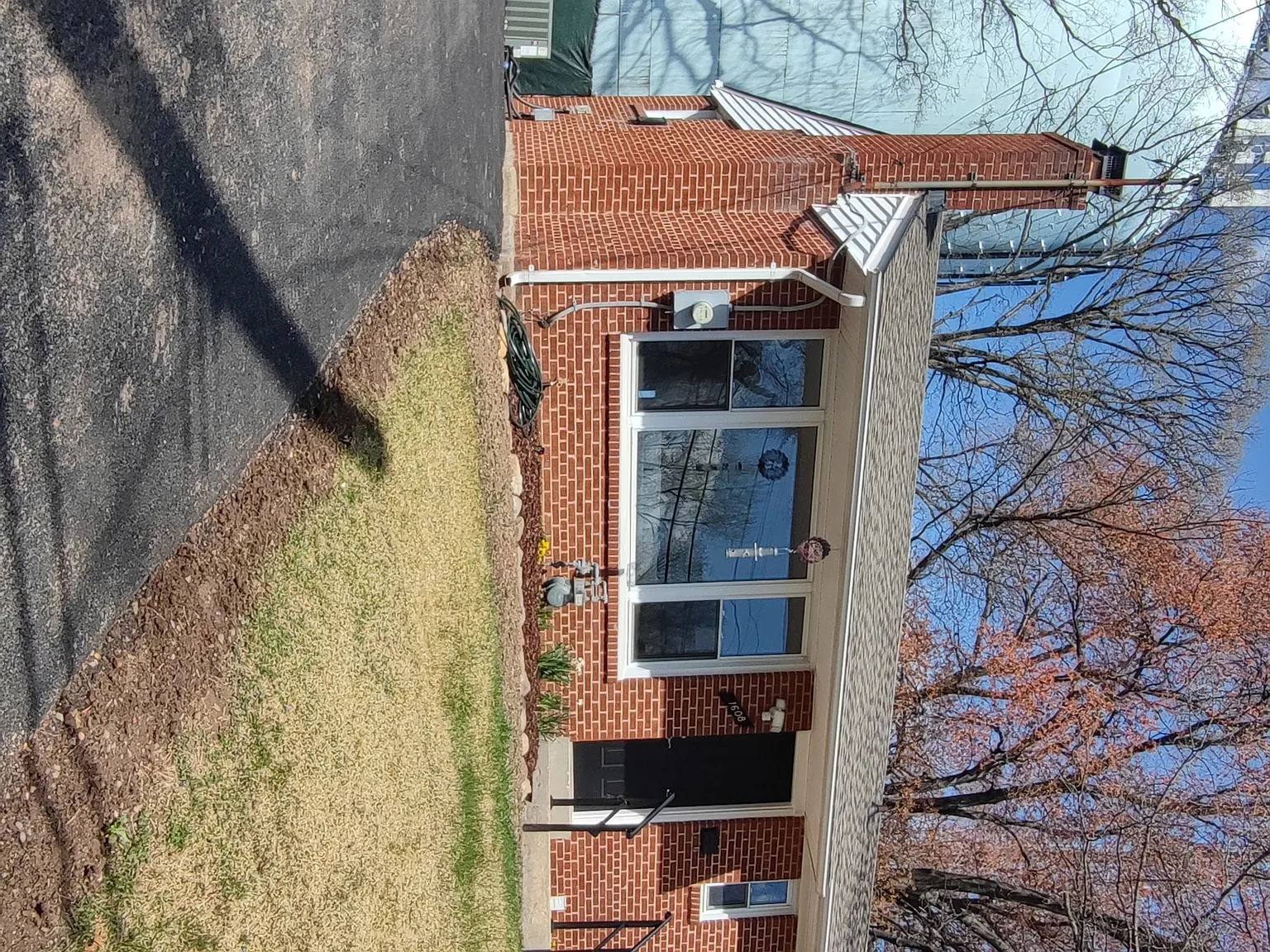 4 bed, 1776 sqft, $4,000 — Photo 2