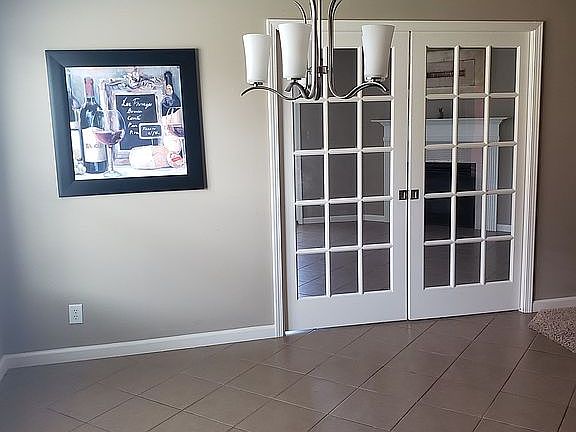 dining area off kitchen