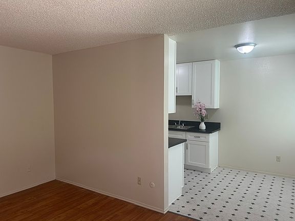 3rd image of 145 Camellia Way APT 8