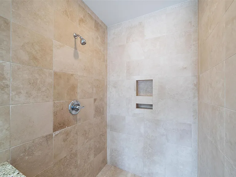 2525 S Lamar Blvd #304 — Photo 16
