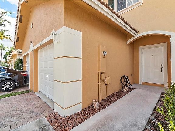 2nd image of 480 Princess Dr #480