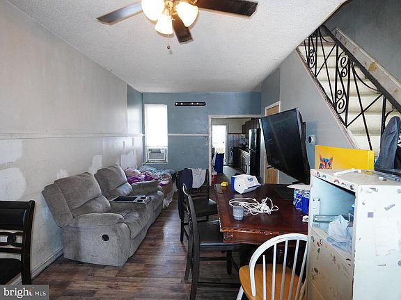 5th image of 1811 E Ontario St