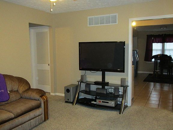 5th image of 217 E Kirwin Ave