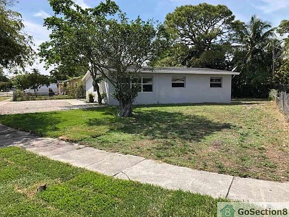 3rd image of 1705 NW 16th Ct