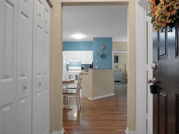 5th image of 60 Fenwick Hall Aly APT 825