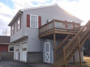 383 E Main St, Leola, PA 17540