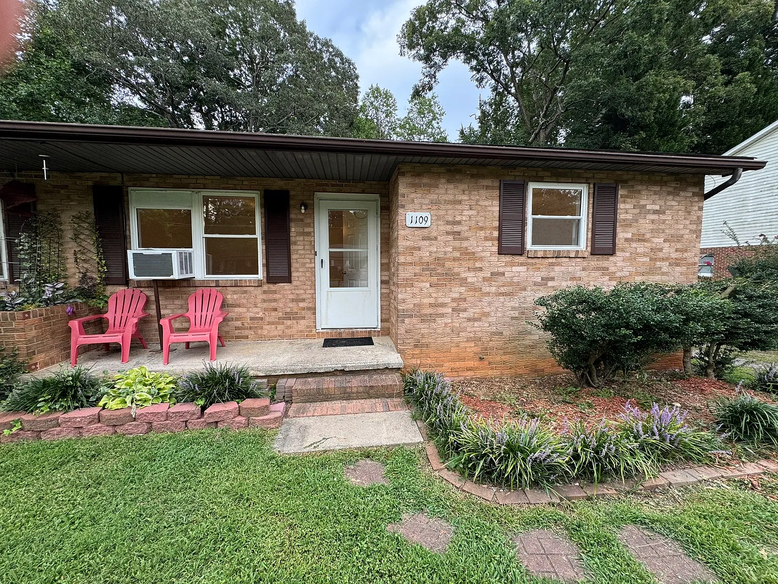 2 bed, 750 sqft, $950 — Photo 3