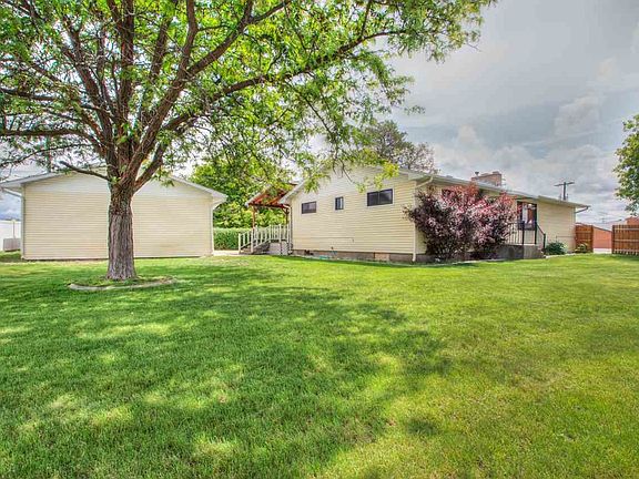4th image of 126 Longview Dr