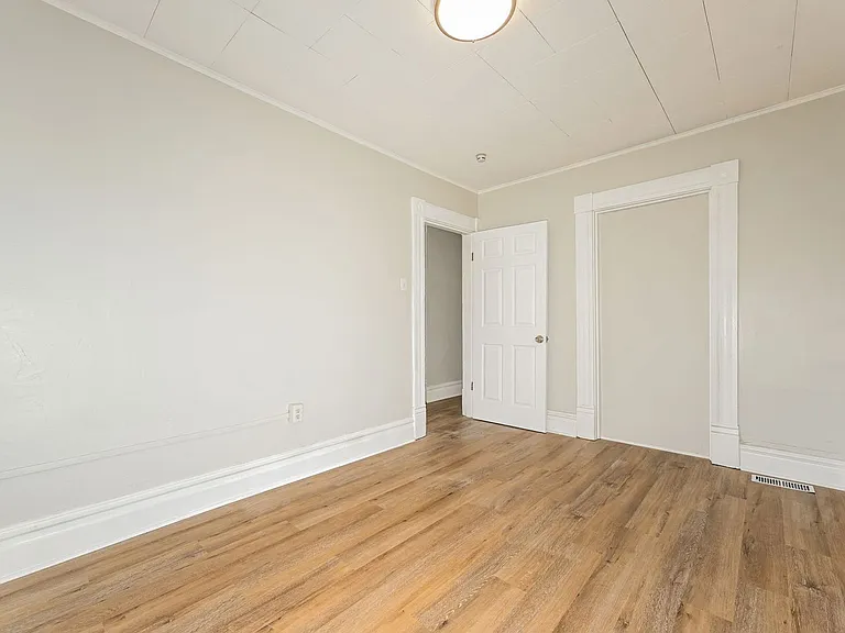 4 Kuhn St — Photo 10