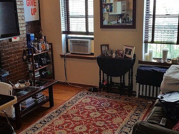 3rd image of 211 E 11th St APT 20