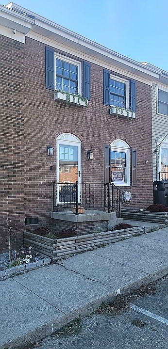 Front of townhome
