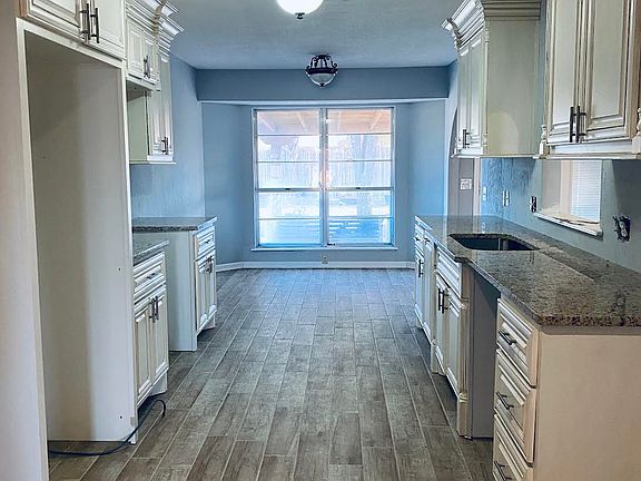4th image of 600 Belmont Dr