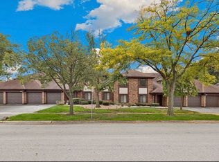 3327 184th St APT 2A, Homewood, IL 60430