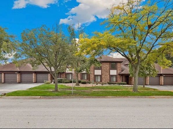 3327 184th St APT 2A, Homewood, IL 60430