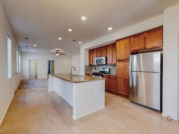 3rd image of 27 Oshara Blvd