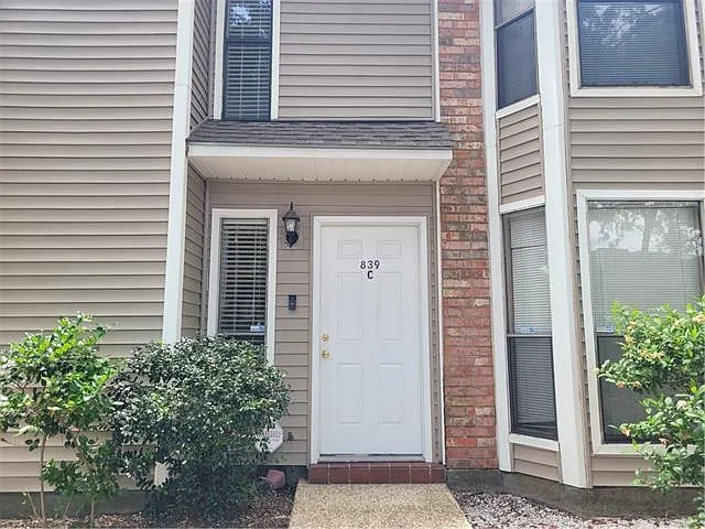 839 E Boyd Dr #C — Photo 2