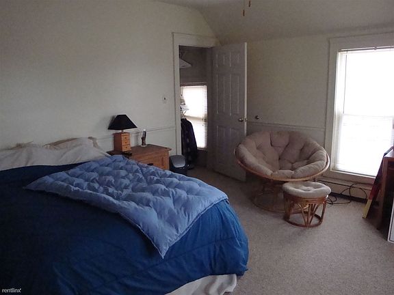 811-2 Bedroom