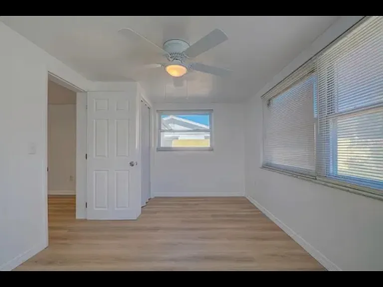 11138 Yellowwood Ln — Photo 7