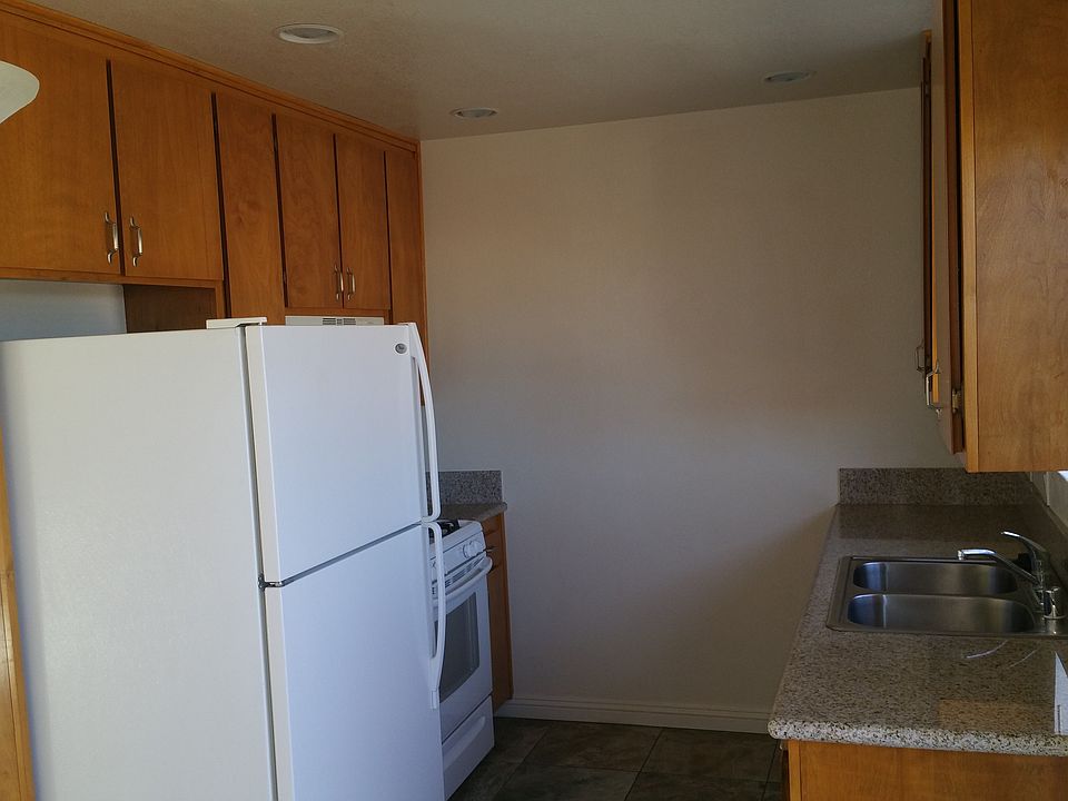 Comfortable Kitchen with new countertops