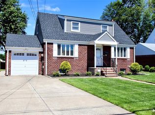 37 Winslow Ter, Fair Lawn, NJ 07410
