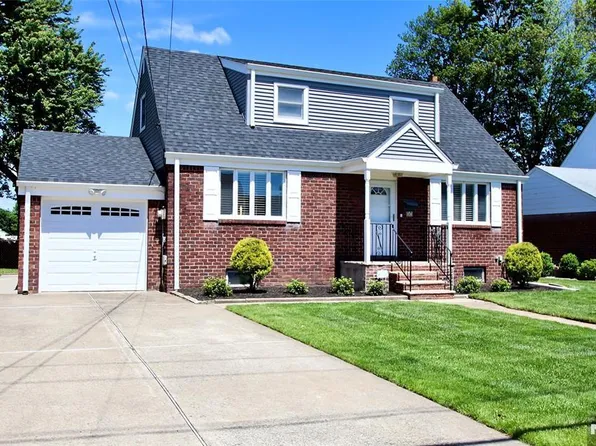 37 Winslow Ter, Fair Lawn, NJ 07410