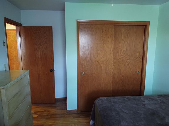 2nd image of 2375 Roselawn Ave W