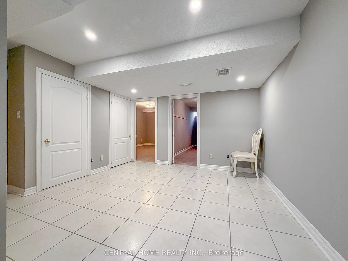 Building Photo - 46 Clifton Ct #BASEMENT