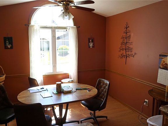 4th image of 16560 Lake Circle Dr
