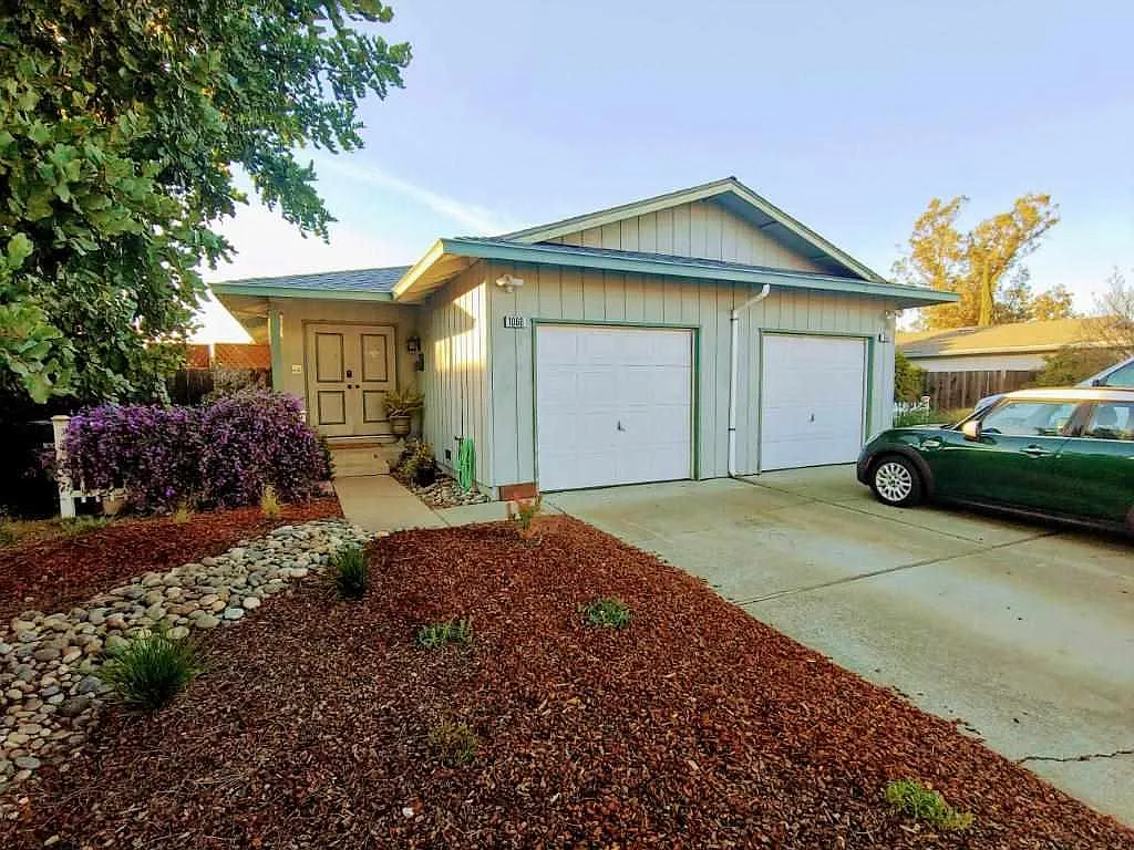 1060 Bluebell Dr photo 1