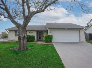 932 Kent Dr, Lewisville, TX 75067
