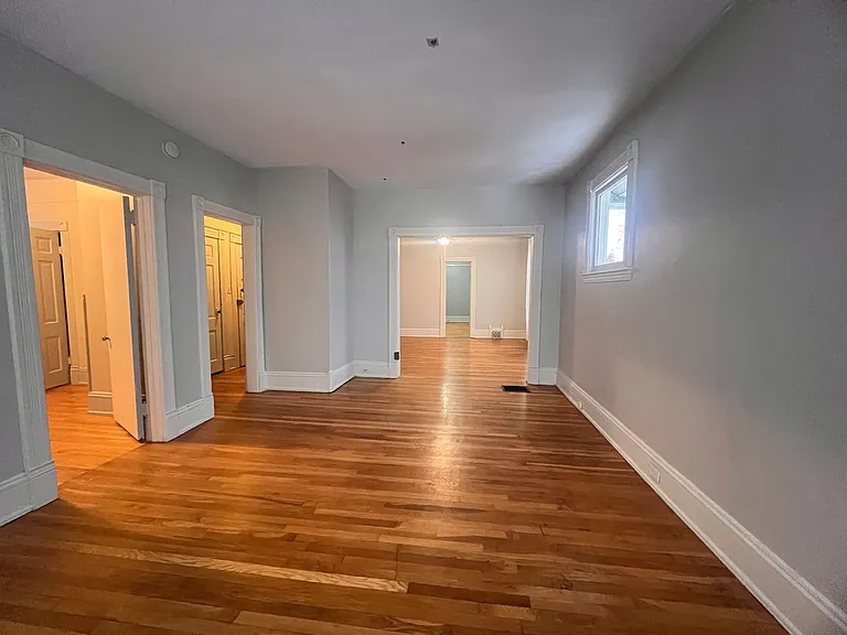 317 Henry Ave SE — Photo 6