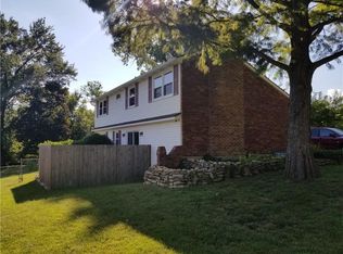 9236 Reeder Dr, Overland Park, KS 66214