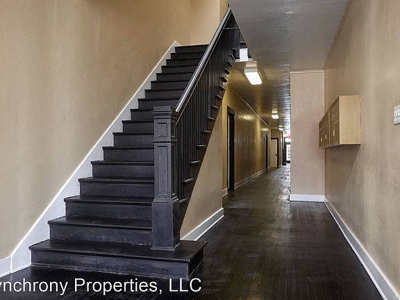 3rd image of 446 Linden Ave APT 18