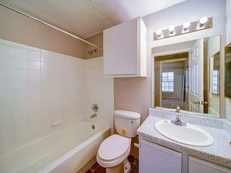 Arlington Park Villas — Photo 16