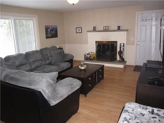 4th image of 5 Candlewood Cir