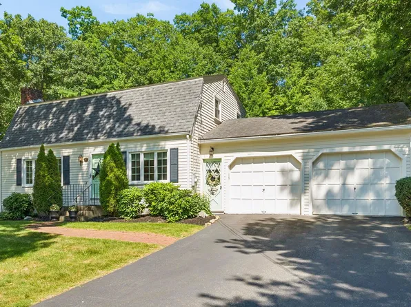 12 Hyder St, Westborough, MA 01581