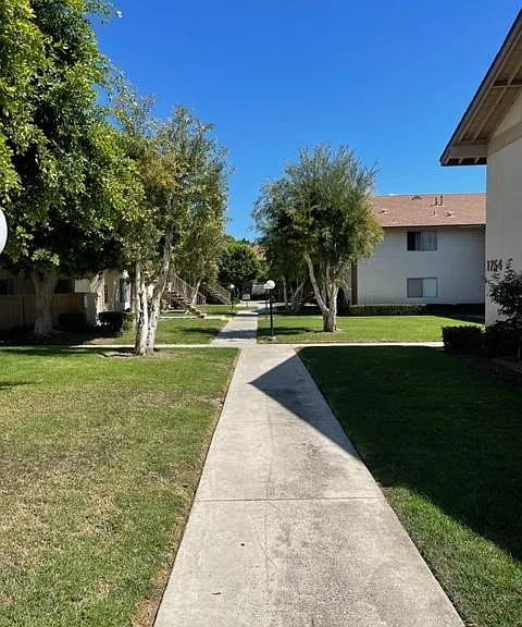 Monterey Apartments — Photo 18