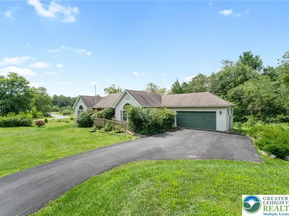 1127 Tomasula Dr, Tobyhanna, PA 18466