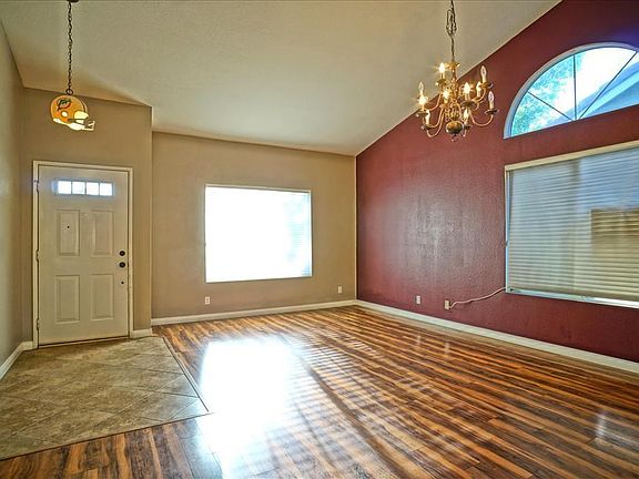 -Livingroom1