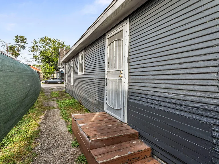 6940 Avenue K #B — Photo 7