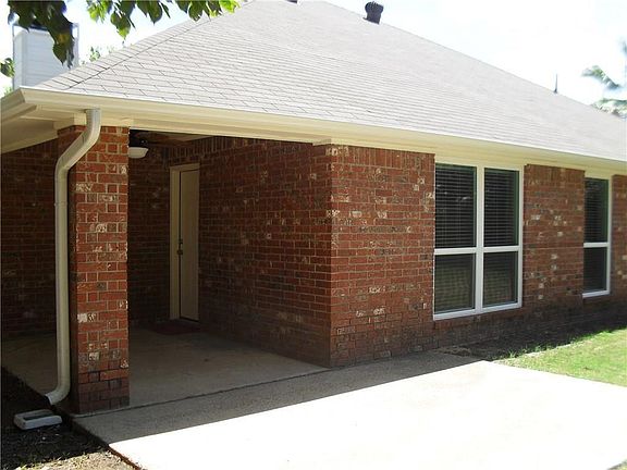 5th image of 113 Morene Ave