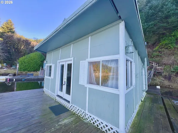 515 N Tenmile Lk, Lakeside, OR 97449