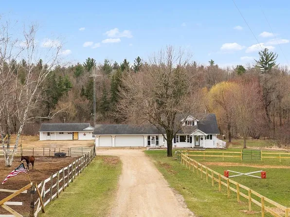 1135 County Road K Road, Wisconsin Dells, WI 53965