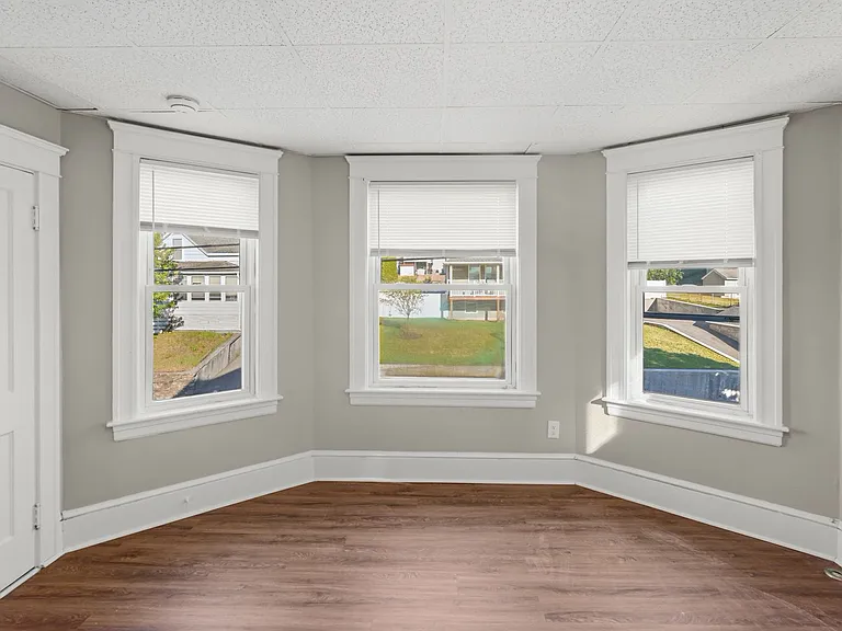 387 Grove St — Photo 10