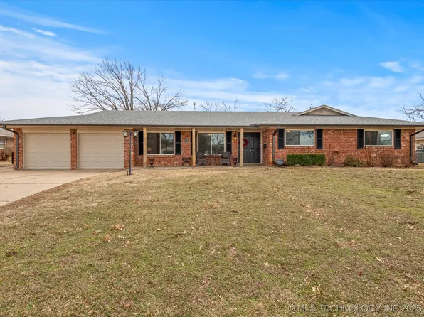 1042 Grandview Rd, Bartlesville, OK 74006
