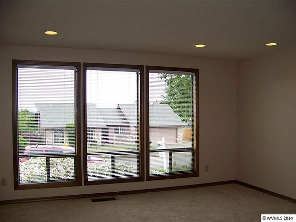 5th image of 416 Greenacre Dr NW