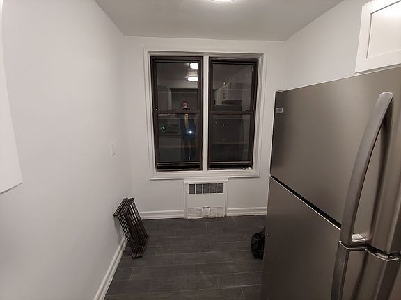 3rd image of 87-01 Midland Pkwy #4F