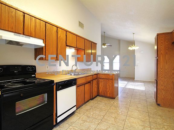 4th image of 1108 Curtis Dr APT A
