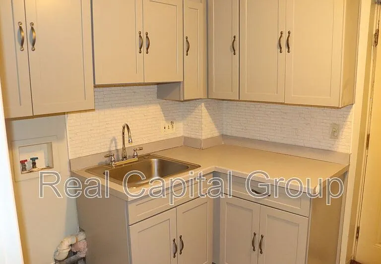524 Summit Ave — Photo 6